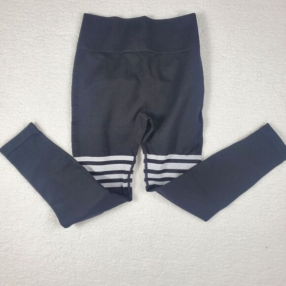 Amazon Women's Scrunch Butt Athletic Leggings with High Waist and Stripes Size M - Picture 6 of 11